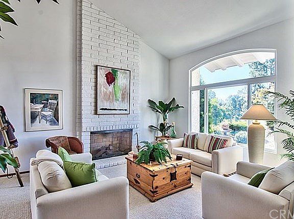 Cathedral ceiling + extra large window + southern exposure = plenty of light!