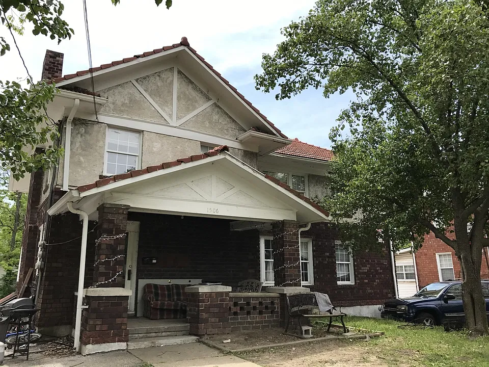 1506 Rosemary Ln