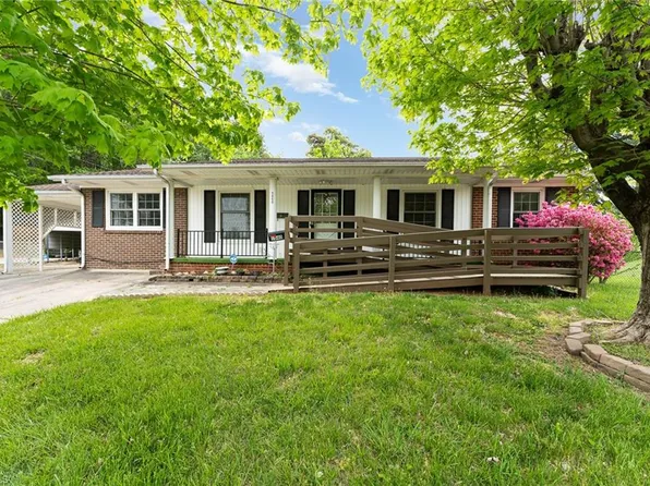 1040 Treadway Ct, Winston Salem, NC 27107