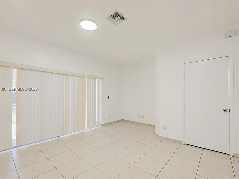 728 SW 122nd Ave #0 — Photo 7