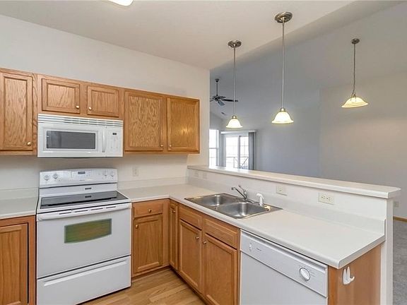 5th image of 1307 SE University Ave Unit 202