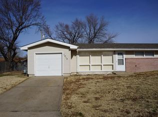 1217 Kingston Dr, Salina, KS 67401