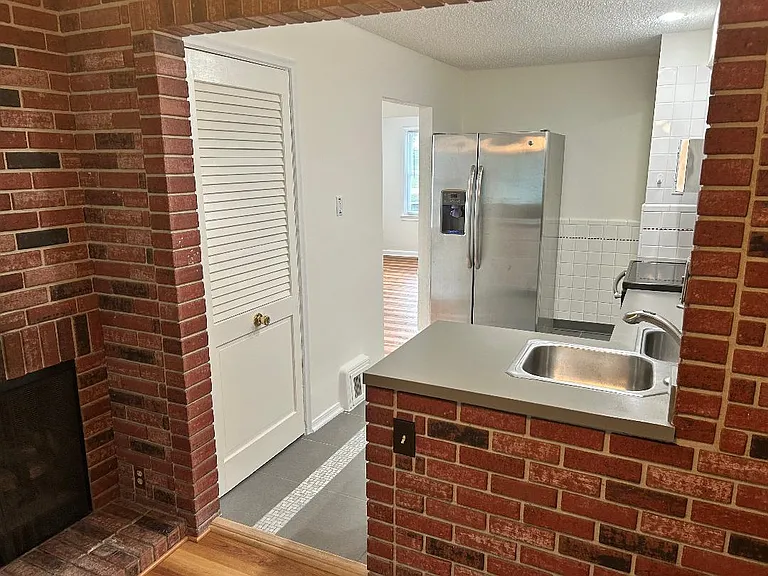 1148 Ashford Dr — Photo 29