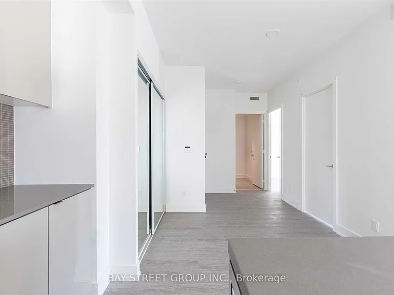 7 Grenville St #2911 — Photo 4