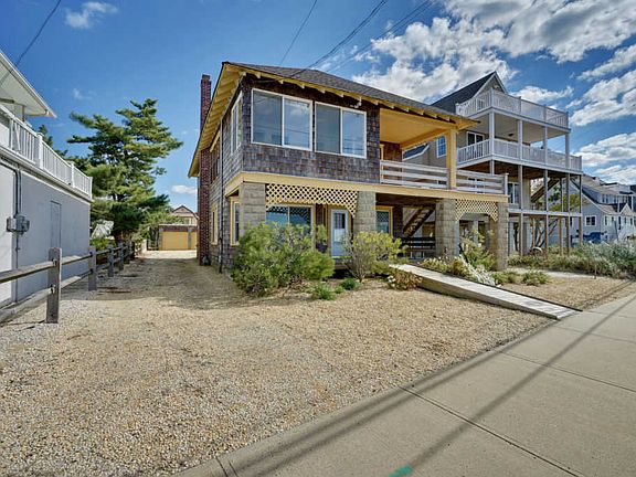5th image of 306 N Bayview Ave