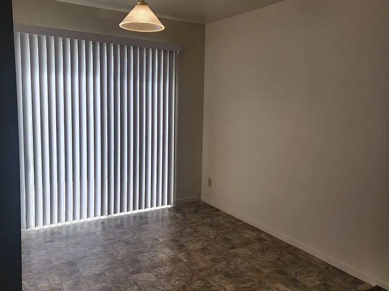 403 Valley Cir — Photo 4