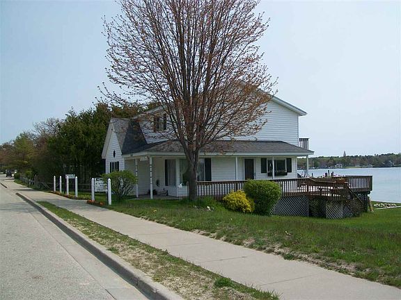 4th image of 26120 Main St