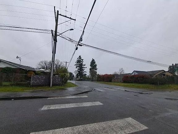 4th image of 8520 33rd Ave S