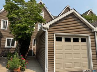 566 Newfield Ave APT 11, Stamford, CT 06905
