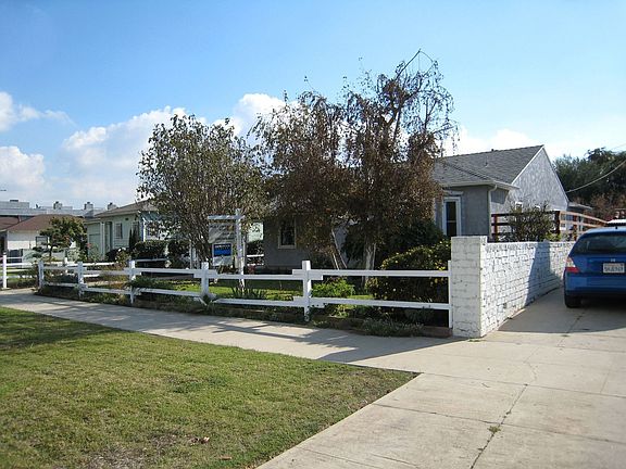 Front right side, from street