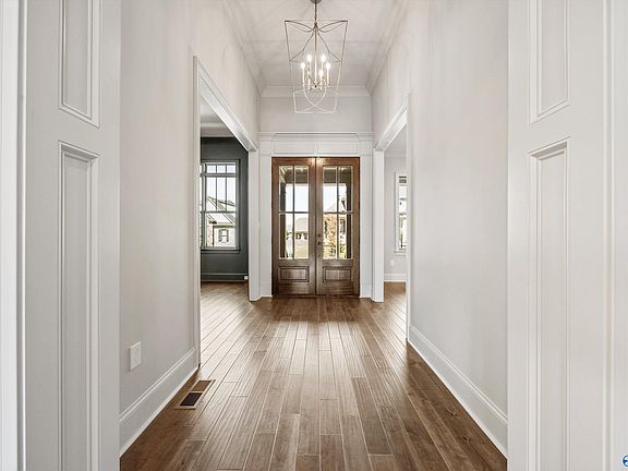 3rd image of 742 Indian Ridge Dr