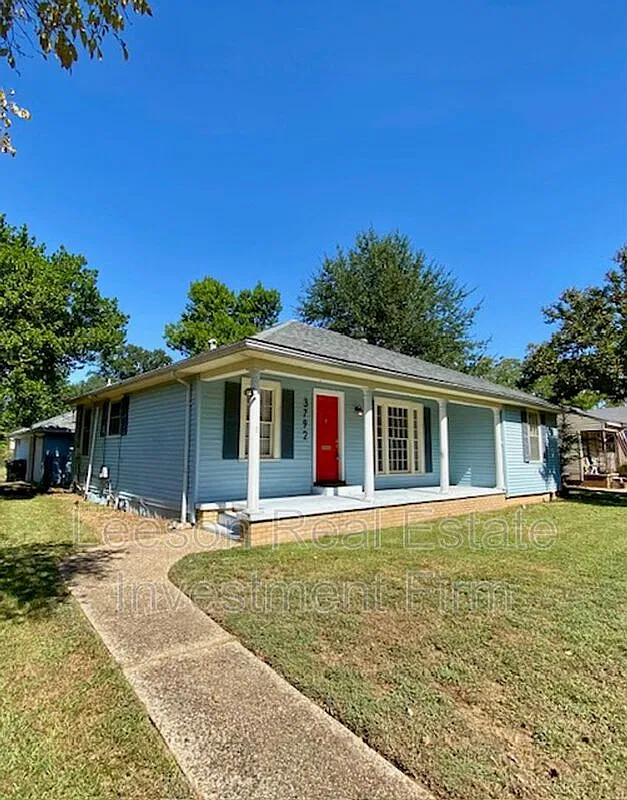 3 bed, 2.0 bath, 1427 sqft, $1,800 — Photo 2