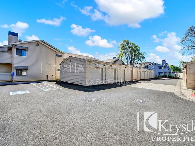 1201 Glen Cove Pkwy #1809 — Photo 4