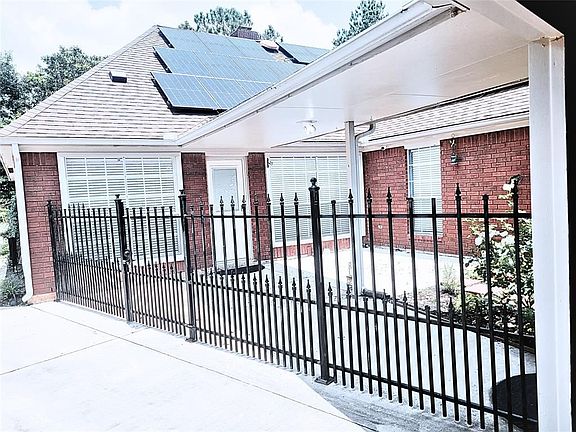 2nd image of 4514 Jamaica Dr