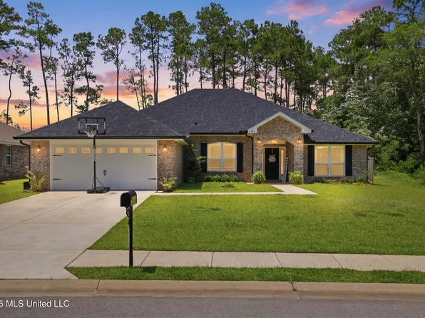 6268 Emerald Lake Dr, Biloxi, MS 39532