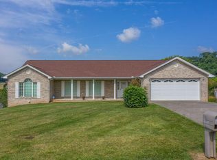 141 Scenic View Dr, Talbott, TN 37877