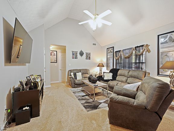 5th image of 230 Pebble Creek Dr
