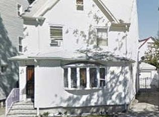 9213 216th St, Queens Village, NY 11428