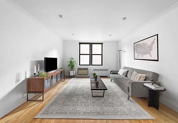 4th image of 100 Bank St #5JW