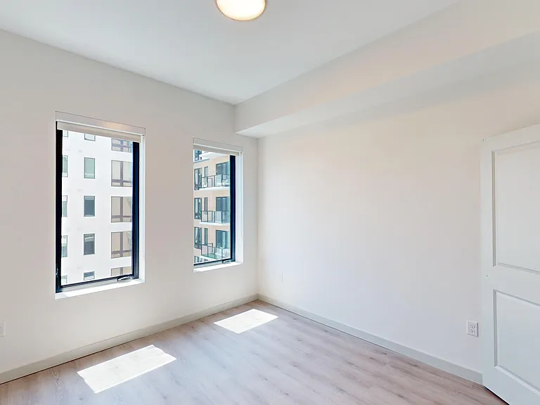 101 N Meridian — Photo 136