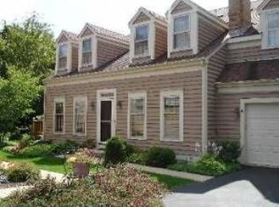 1583 Stonebridge Trl, Wheaton, IL 60189