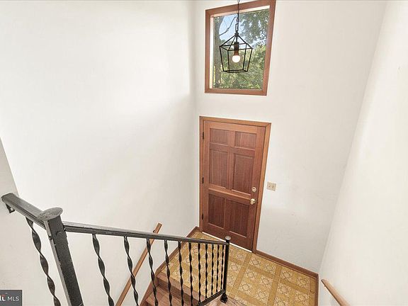 4th image of 2311 Persimmon Dr