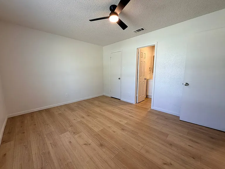 3807 William St — Photo 14