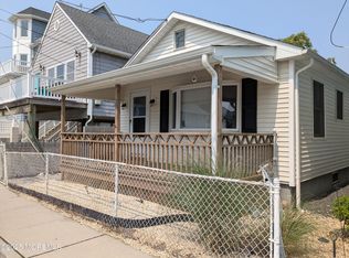 30 Cornwall St, Highlands, NJ 07732