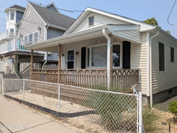 30 Cornwall Street, Highlands, NJ 07732