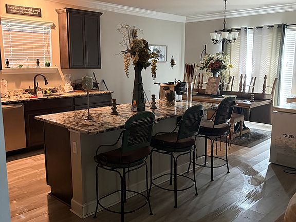 2nd image of 278 King George Dr