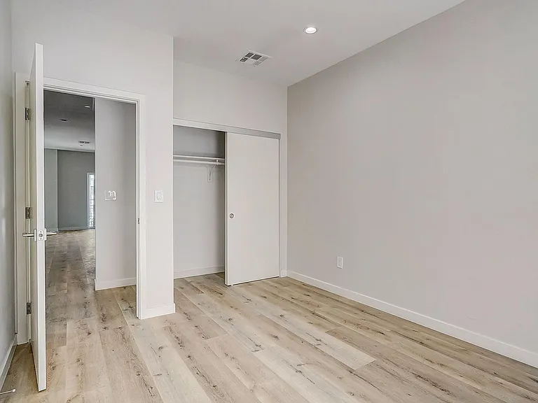 834 N June St #834 — Photo 11