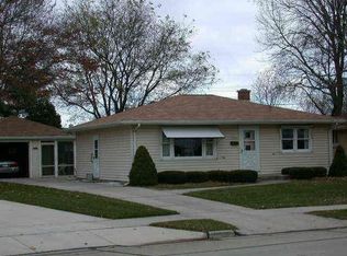 3602 Forest Cir, Manitowoc, WI 54220