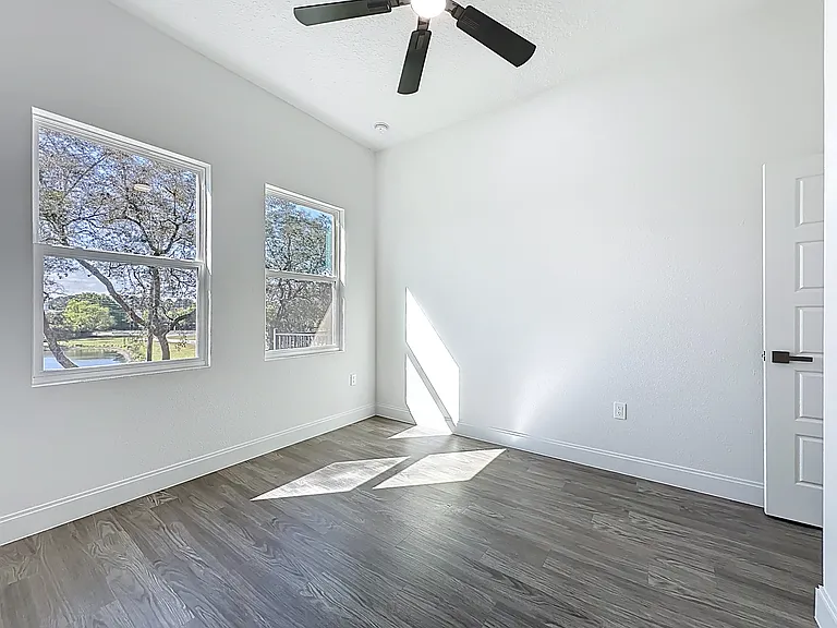 2121 Broad Water Dr — Photo 27