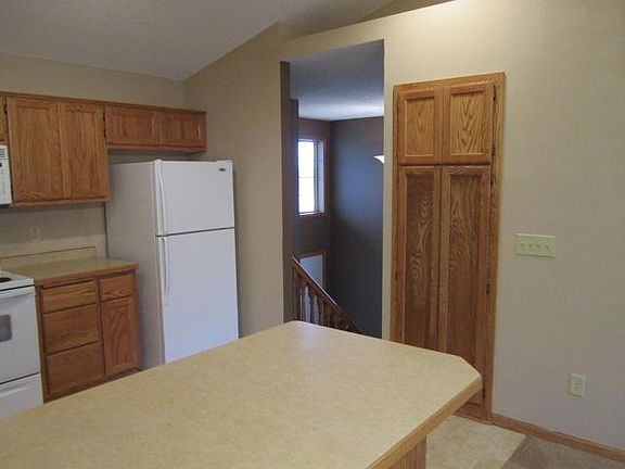 3rd image of 22140 Zion Pkwy NW