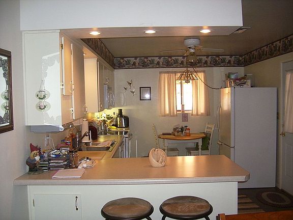 3rd image of 1043 S Lawther Dr