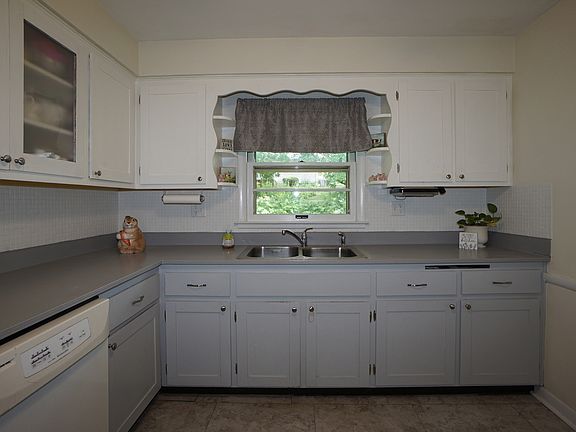 4th image of 321 Vale Ave S
