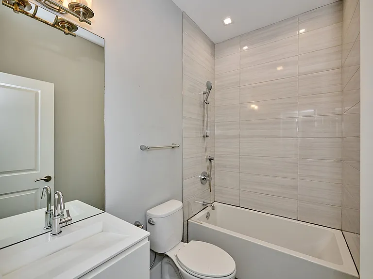 1338 W Cullerton St #2E — Photo 5