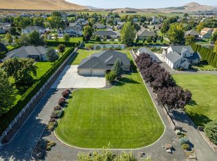 3701 S Highlands Blvd, West Richland, WA 99353