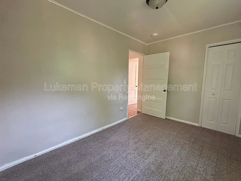 217 Wallace Ave — Photo 9