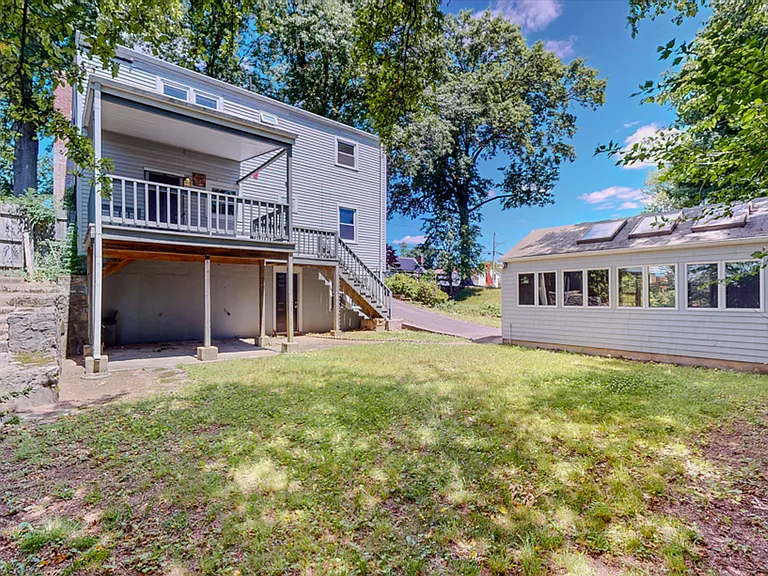 677 Garfield Ave — Photo 4