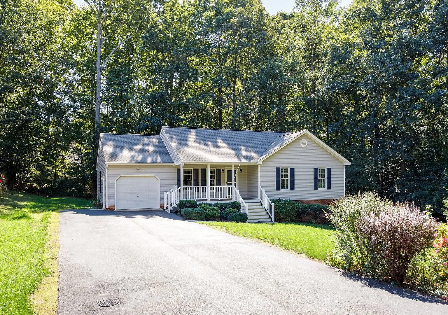 3 Bedroom/2 Bath Rancher in the North Chesterfield — Photo 2
