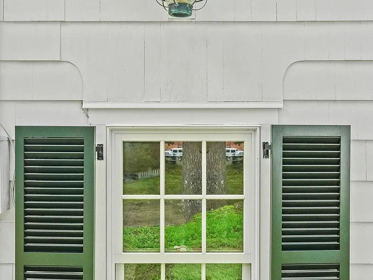 8 S Bedford Rd — Photo 29