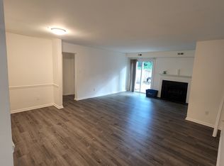 4189 Pleasant Meadow Ct #101, Chantilly, VA 20151
