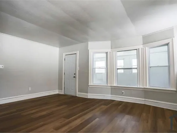 3721 E 154th St #Up, Cleveland, OH 44120