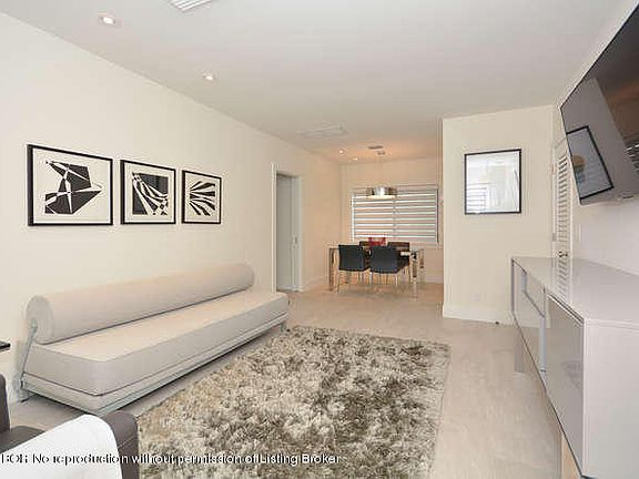 4th image of 122 Peruvian Ave #40