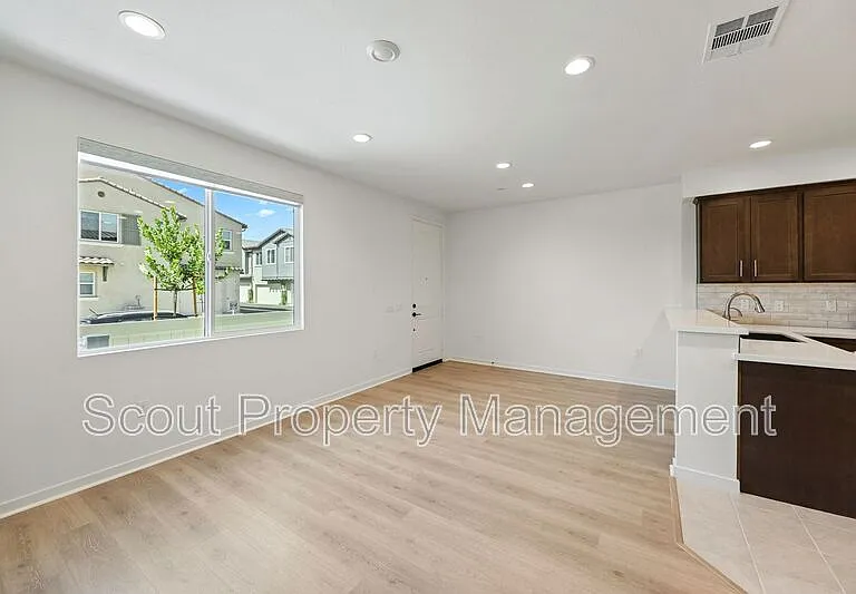 39529 Tannat Dr — Photo 7