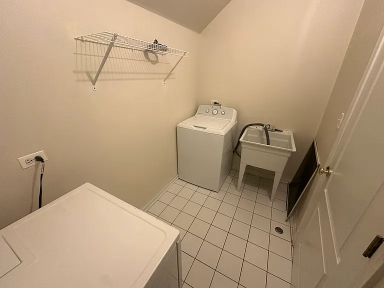 3634 N Ashland Ave — Photo 7