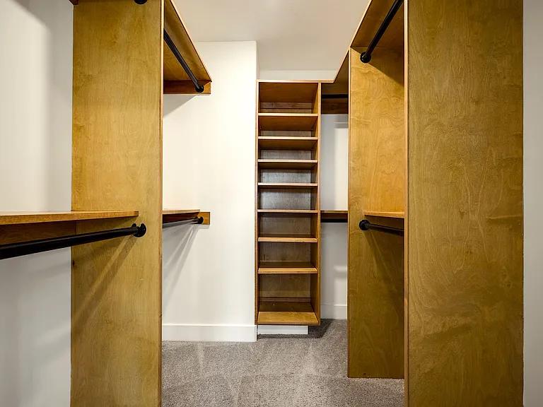 420 Stonemeadow Rd — Photo 32