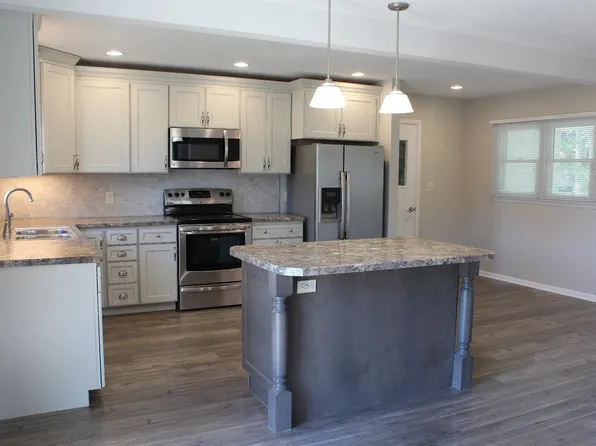 1085 Cedar St, Junction City, KS 66441