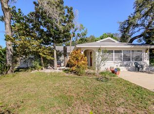 1422 Gulf Rd, Tarpon Springs, FL 34689